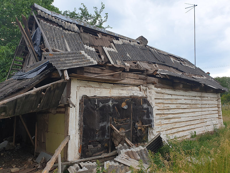 damaged houses in Ukraine, Christian Aid Minstries
